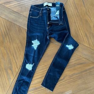 HOLLISTER Curvy High-Rise Jean Legging. Size 5 NWT